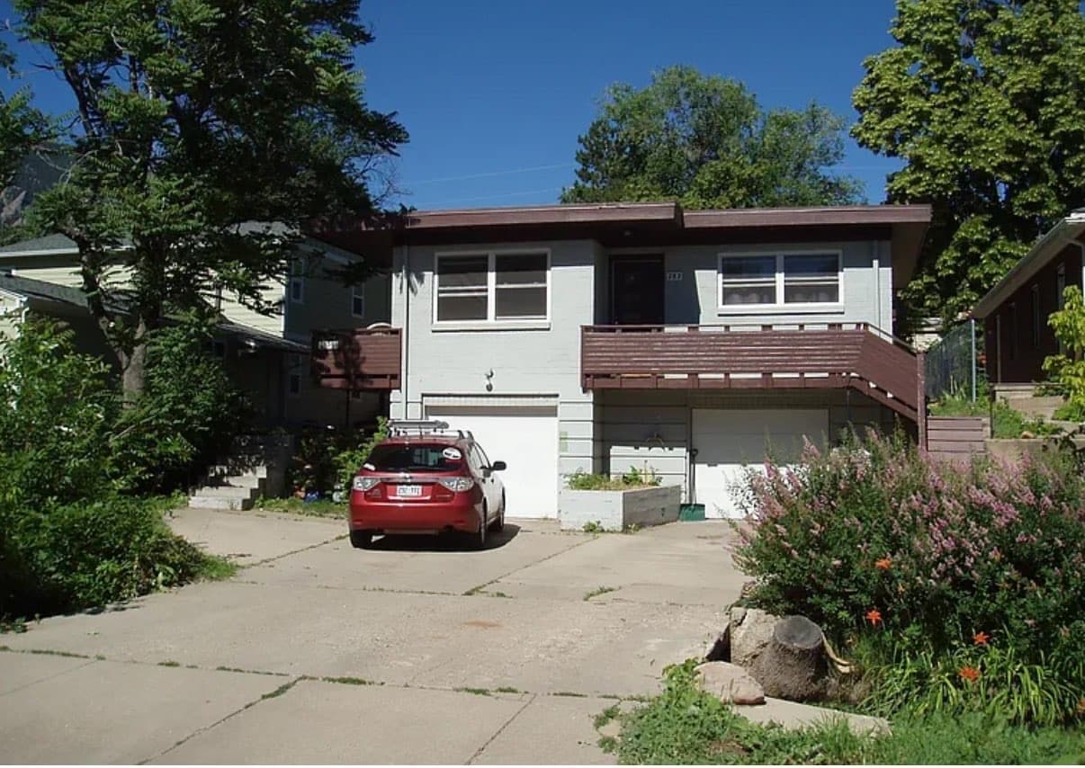 19th st spring/summer sublet (parking and washer/dryer included) - Private Room in The Hill