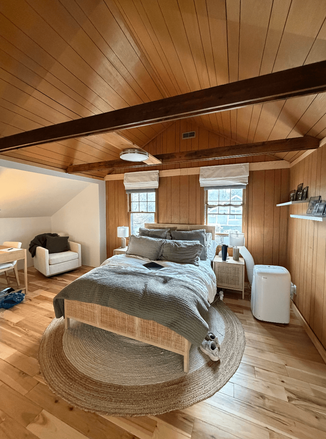 Unfurnished Room in a 5 bedroom house on Grandview - Private Room in The Hill