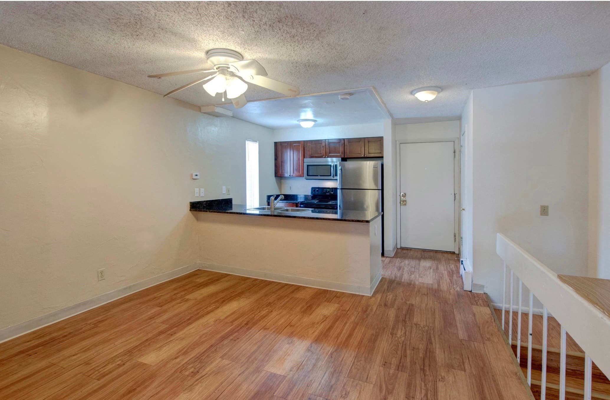 Furnished room on The Hill - summer sublet. - Private Room in The Hill