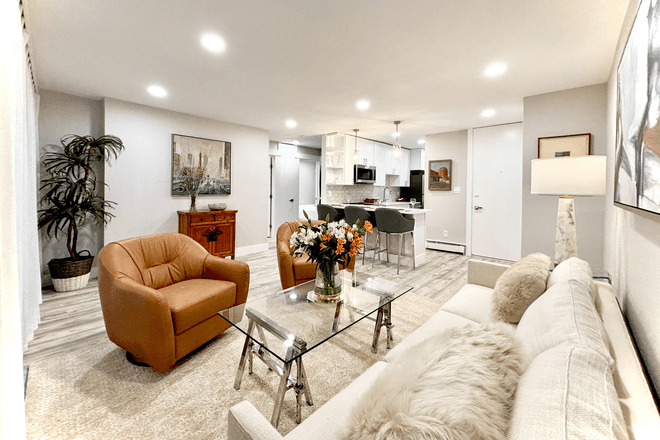 2BR 1BA with balcony - Full Apartment in Goss-Grove