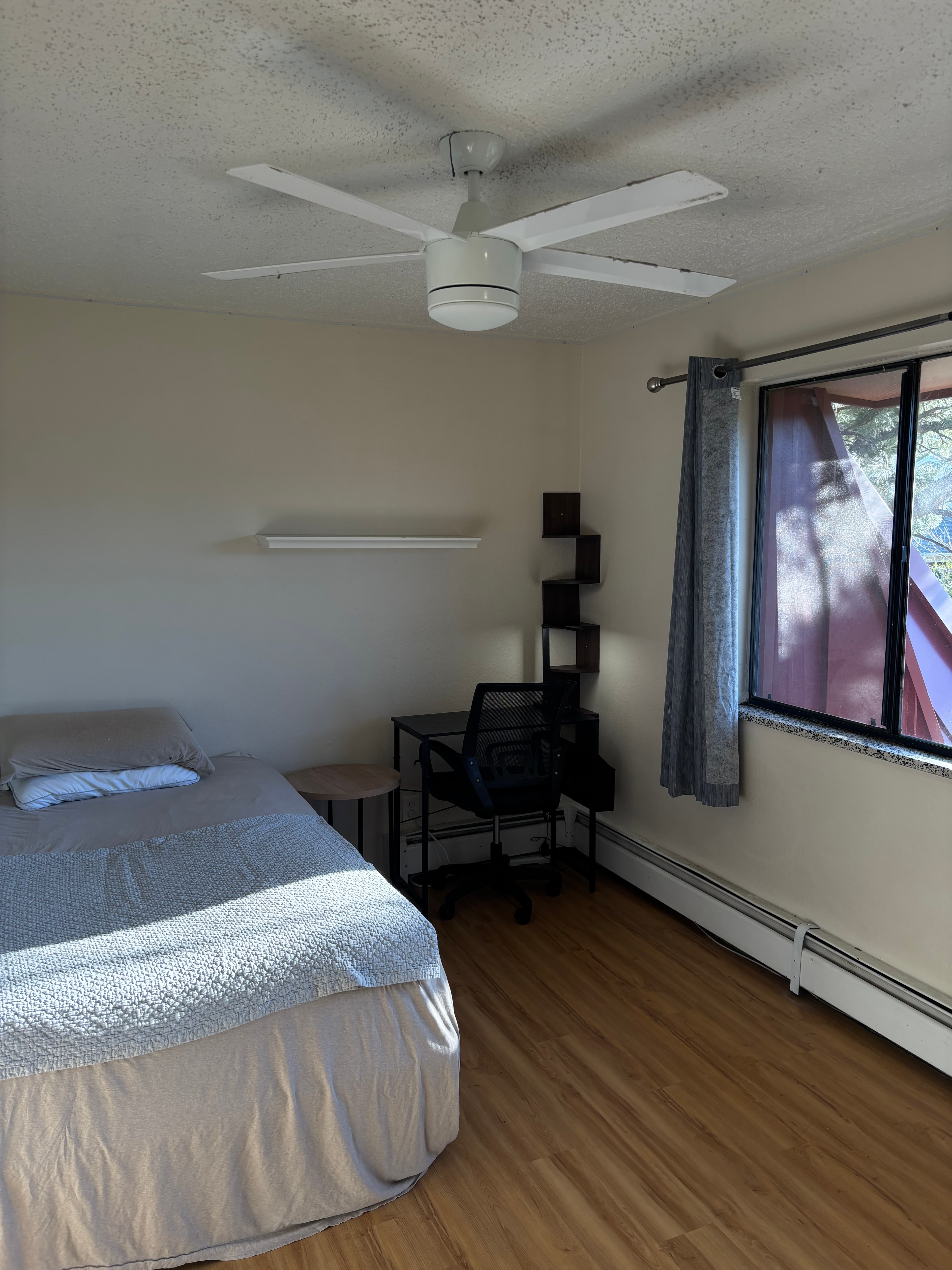 Furnished 1BR With Parking Next to CU May-July - Private Room in The Hill