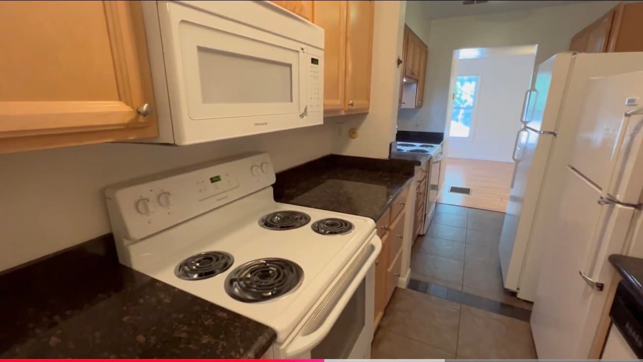 1/4 th of 4 room apartment women only - Private Room in North Boulder