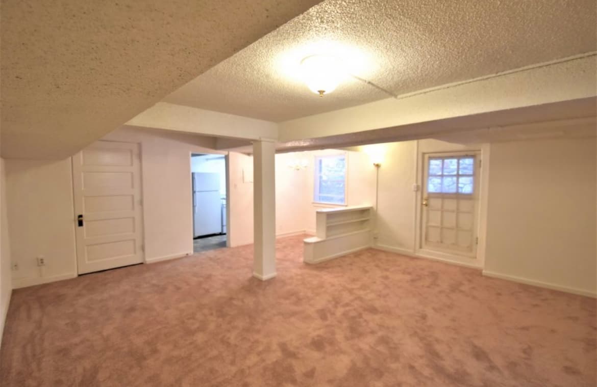 Private BR in 2 BR Apartment on the Hill - Full Apartment in The Hill