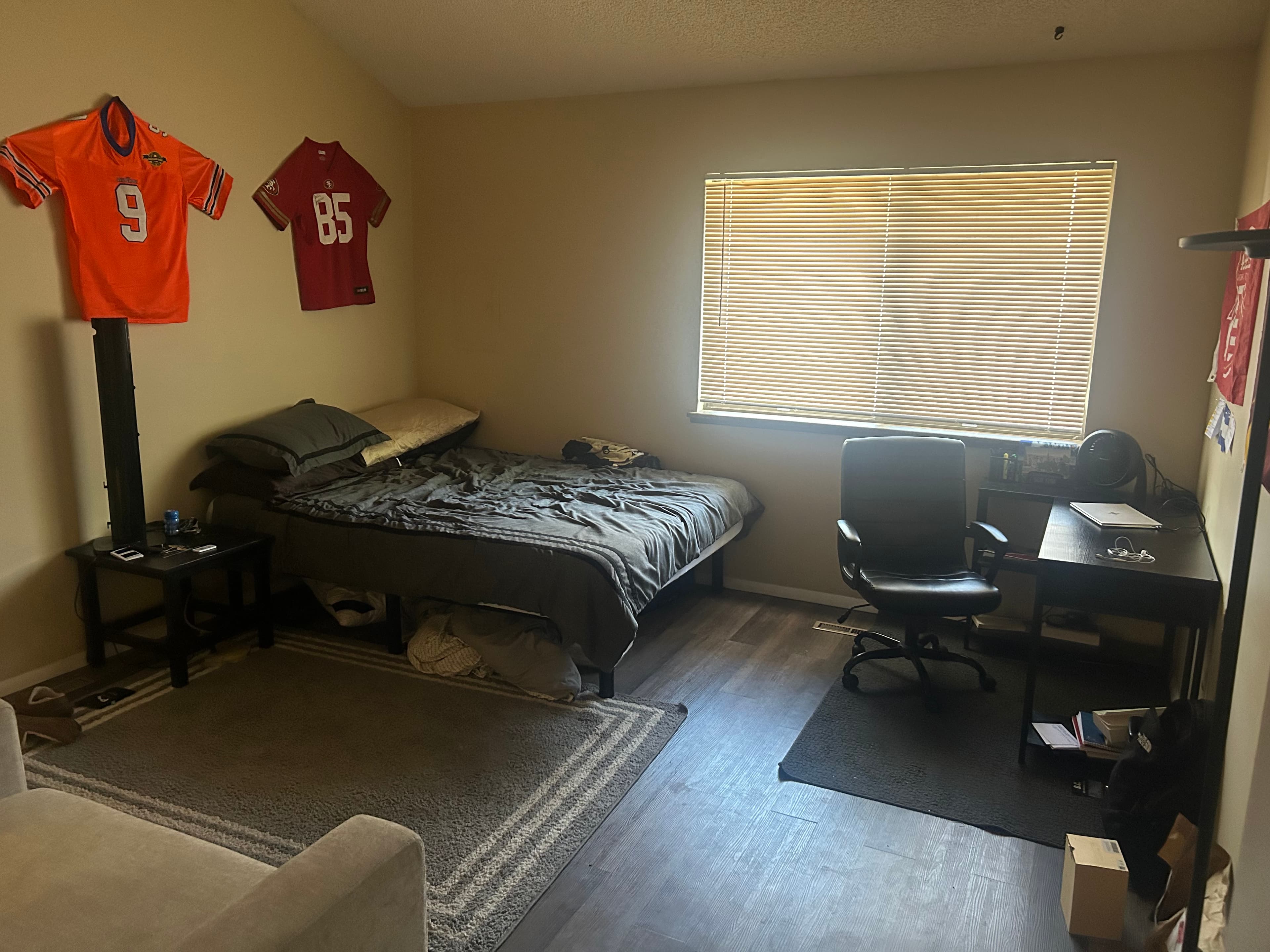 Room in a House next to Bear Creek (Martin Acres) - Private Room in Martin Acres