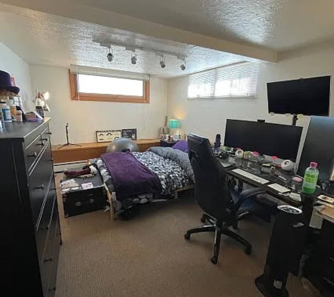 One bedroom sublease: Pretty town home near Pearl - Private Room in Goss-Grove